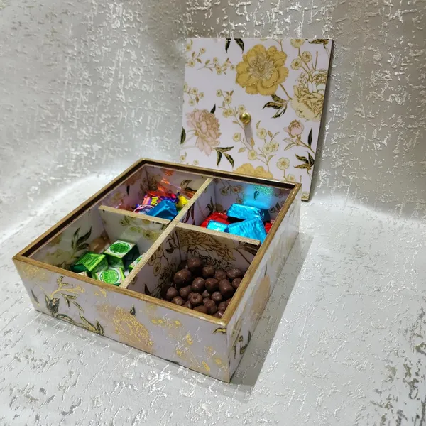 White_Flower_Decorative_Box_With_Lid_|_Multipurpose_Box_For_Serving_Dry_Fruits_Or_Snacks,_Storing_Jewellery,_Organizing_Accessories_|_Elegant_Gifting_Option_With_4_Removable_Compartments_|_Home_Decor
