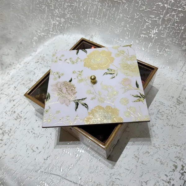 White_Flower_Decorative_Box_With_Lid_|_Multipurpose_Box_For_Serving_Dry_Fruits_Or_Snacks,_Storing_Jewellery,_Organizing_Accessories_|_Elegant_Gifting_Option_With_4_Removable_Compartments_|_Home_Decor