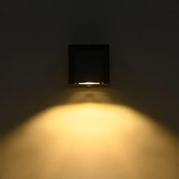 Trippiing_Wall_Lamp_8