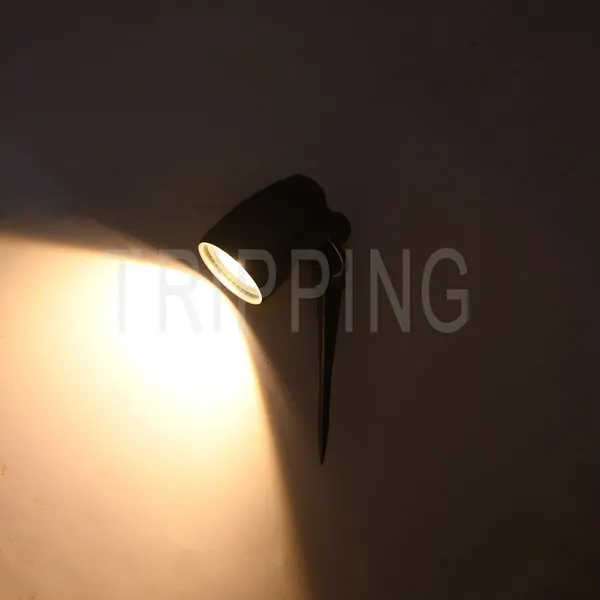 Black_Decorative_Waterproof_Garden_Spike_Light_Ip65_16_Watt_Led_Outdoor_Lamp