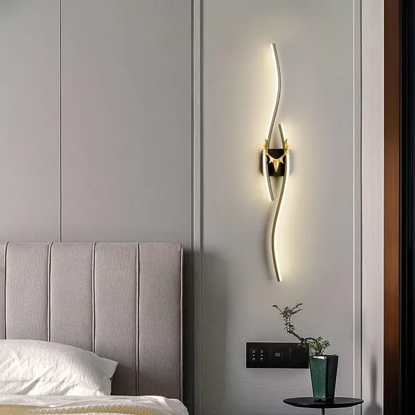 Black_Decorative_Sleek_Modern_Wall_Light
