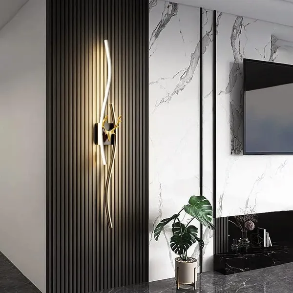 Black_Decorative_Sleek_Modern_Wall_Light