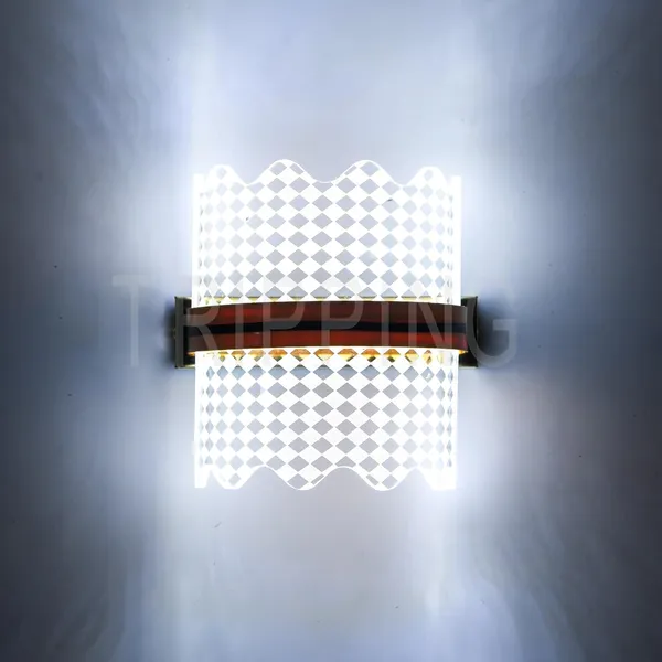 Gold_&_Clear_Decorative_Wave_Glass_Wall_Lamp