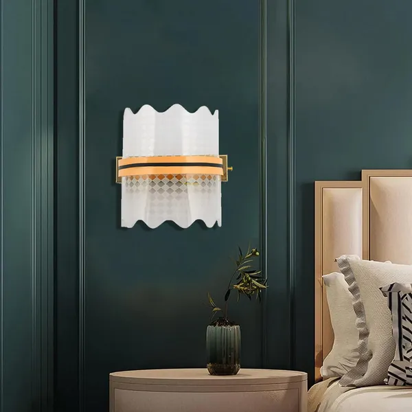 Gold_&_Clear_Decorative_Wave_Glass_Wall_Lamp