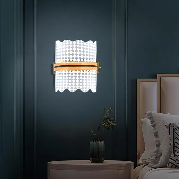 Gold_&_Clear_Decorative_Wave_Glass_Wall_Lamp