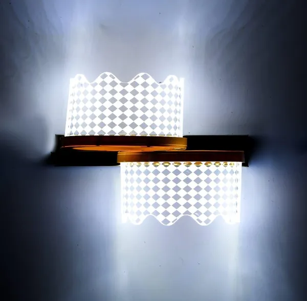 Gold_&_Clear_Decorative_Dual_Glass_Panel_Wall_Lamp