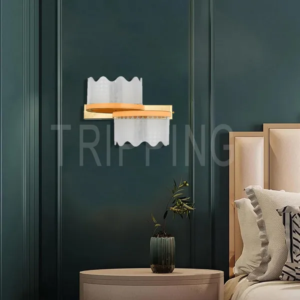 Gold_&_Clear_Decorative_Dual_Glass_Panel_Wall_Lamp