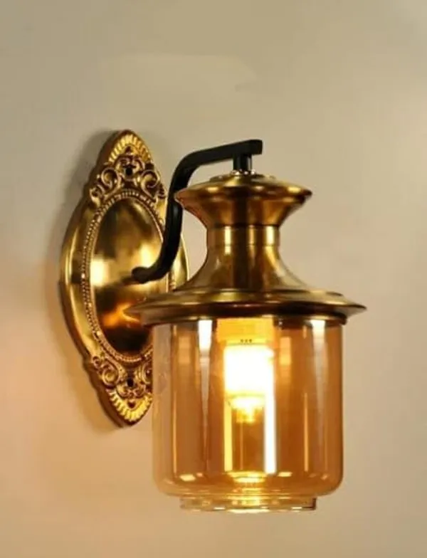 Gold_Decorative_Elegant_7_Watt_Classic_Wall_Lamp_With_Amber_Glass_Shade