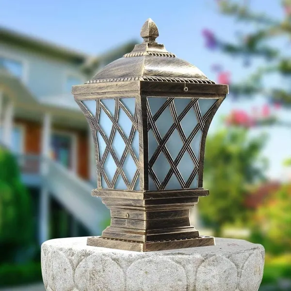Gold_Decorative_Waterproof_Outdoor_Gate_Pillar_Lamp_With_Pvc_Glass