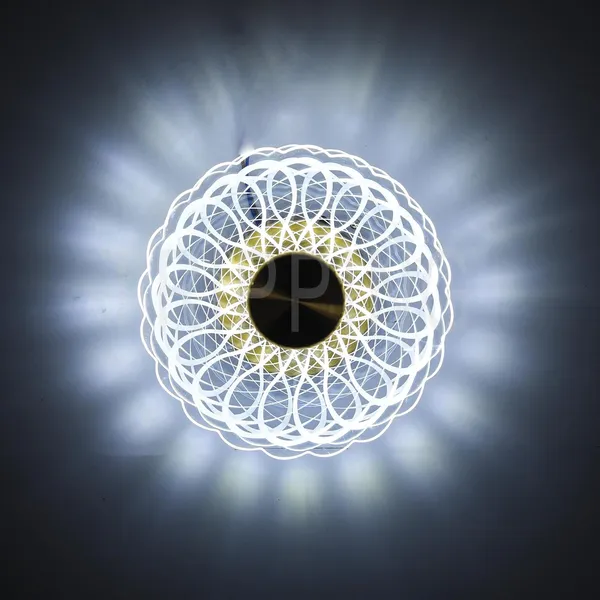 Gold_&_White_Decorative_7_Watt_Led_Ceiling_Cum_Wall_Lamp_With_Frosted_Acrylic_Crisscross_Design