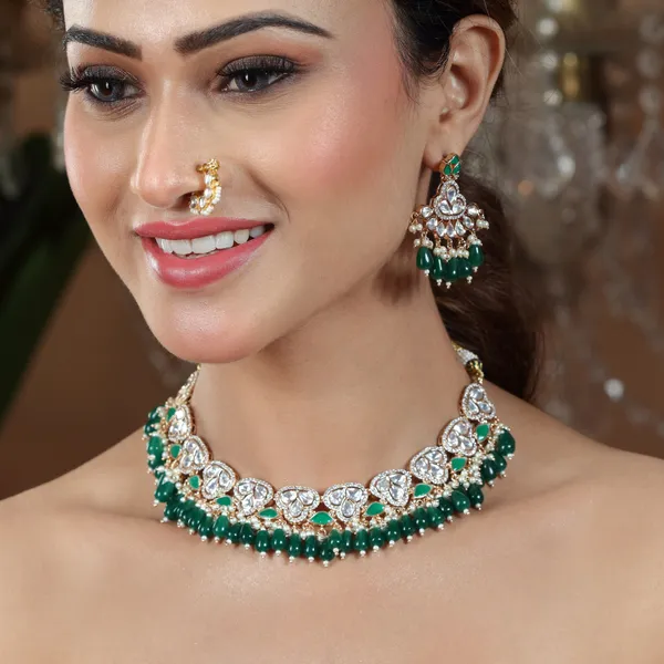 Graceful_Kundan_Necklace_and_Earrings_Set_with_Emerald_Green_For_Women_&_Girls