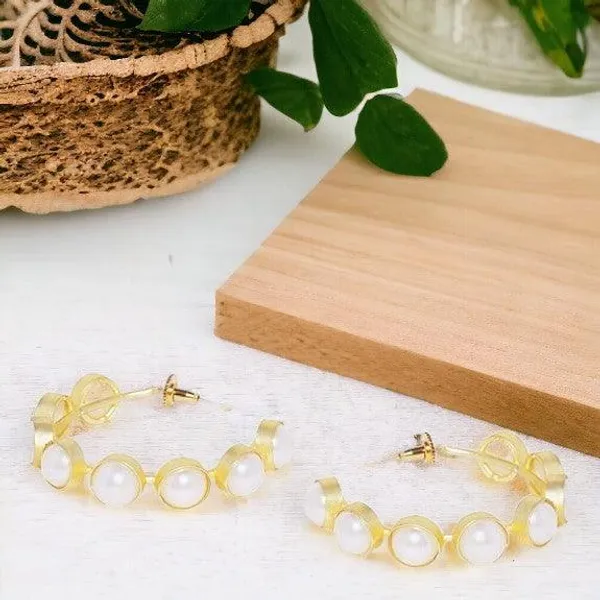 Elegant_Pearl_Hoop_Earrings_with_Gold_Accents_For_Women_&_Girls