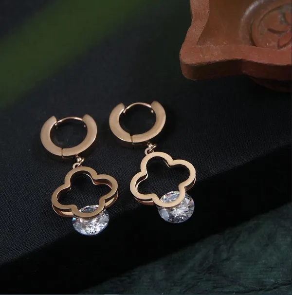 Stainless_Steel_Rosegold_Plated_Clover_CZ_Hoops_Earring_2861_For_Women_&_Girls