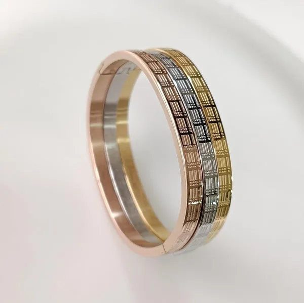 Set_of_Three_Stainless_Steel_Unisex_Kada-_STKD_4156_For_Women_&_Girls