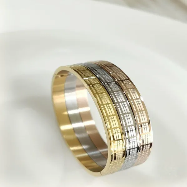 Set_of_Three_Stainless_Steel_Unisex_Kada-_STKD_4156_For_Women_&_Girls