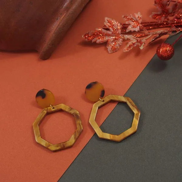 Hexagonal_Shape_Resin_Drop_Earring_For_Women_&_Girls