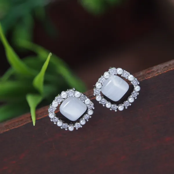 Korean_Natural_White_Sea_Shell_Stud_Earring_-_KRNER_5381_For_Women_&_Girls