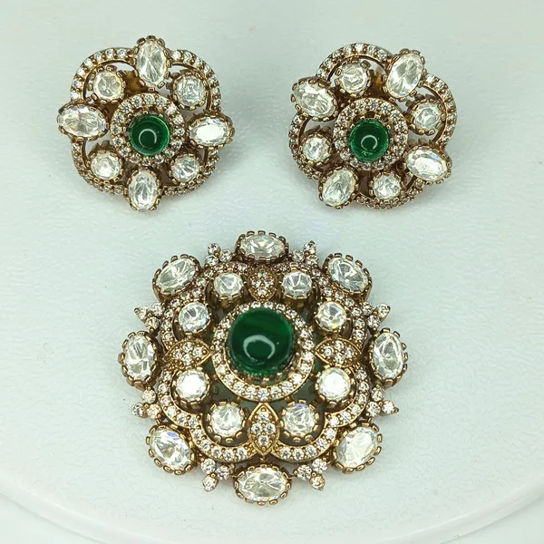Gold-Plated_Multistrand_Pearl_and_Emerald_Beaded_Necklace_Set_with_Floral_Pendant_For_Women_&_Girls