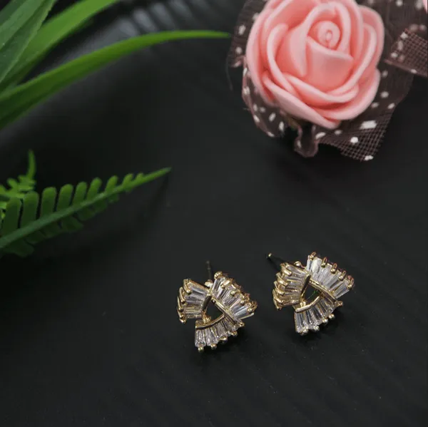 Korean_Gold_Plated_Geometric_triangle_Shaped_Stud_Earring__3162_For_Women_&_Girls