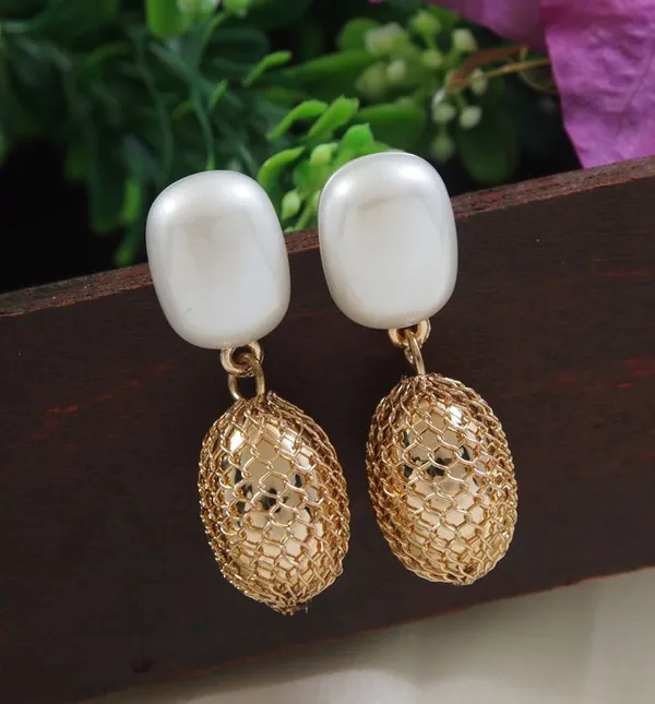 Geometric_Shape_Pearl_Wen_Earring_For_Women_&_Girls