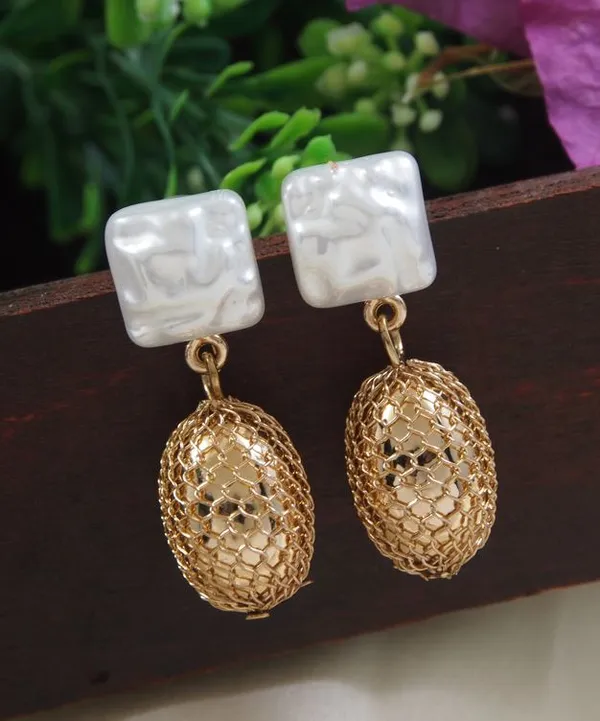 Geometric_Shape_Pearl_Wen_Earring_For_Women_&_Girls