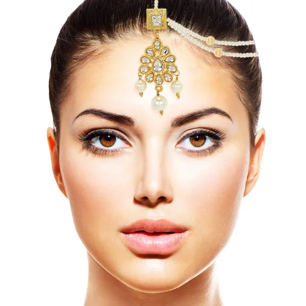 Antique_Naira_Style_Kundan_Maang_Tikka_with_Pearls_|_One-Sid_For_Women_&_Girls