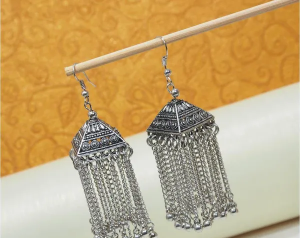 Antique_Silver_Plated_Artwork_Chain_Jhumki_Earring-_AER_422_For_Women_&_Girls