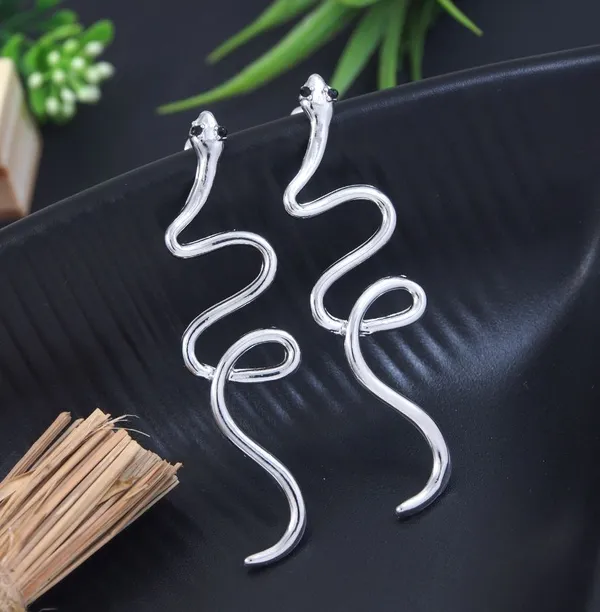 Silver_Plated_Snake_Shaped_Western_Earring_For_Women_&_Girls