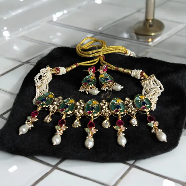 Elegant_Multicolor_Kundan_Bridal_Choker_Necklace_Set_with_Pe_For_Women_&_Girls