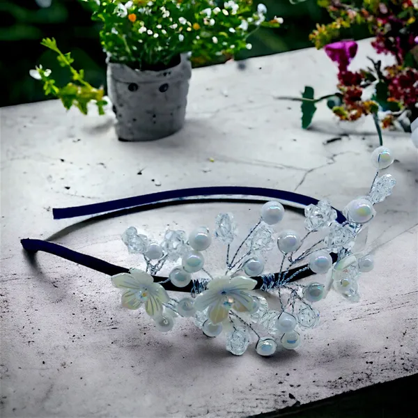Elegant_Pearl_and_Crystal_Floral_Hairband__Ã¢â‚¬â€œ_Wedd_For_Women_&_Girls