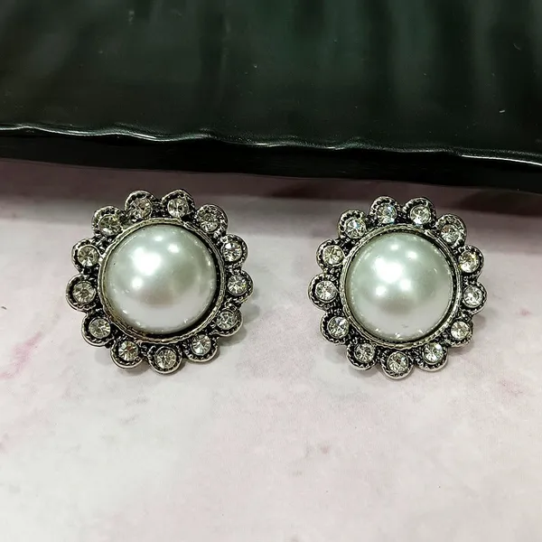 Elegant_Silver_Flower_Stud_Earrings_-_Delicate_and_Timeless_For_Women_&_Girls