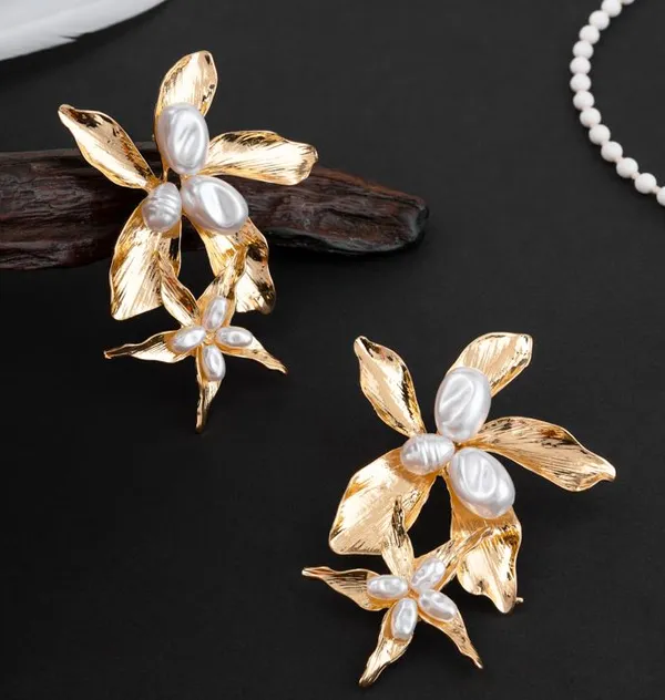 Floral_Design_Western_Earring_-_WER_5304_For_Women_&_Girls