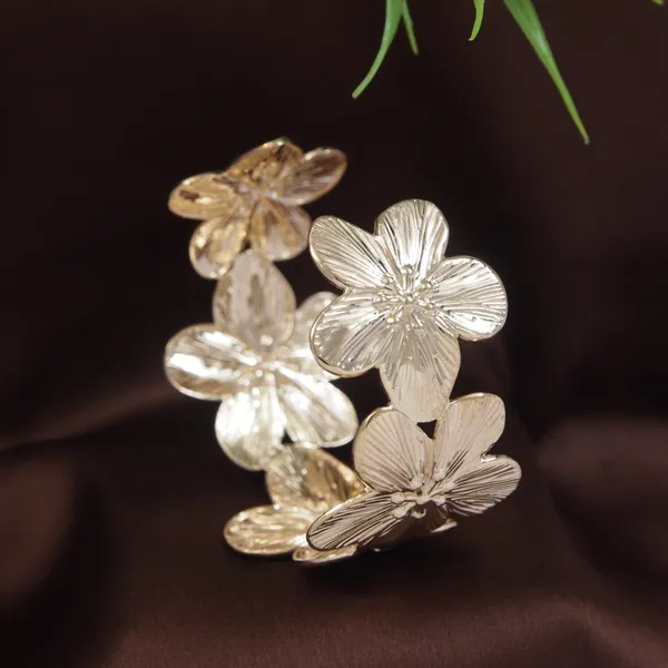 Flower_Design_Adjustable_Cuff_kada_For_Women_&_Girls