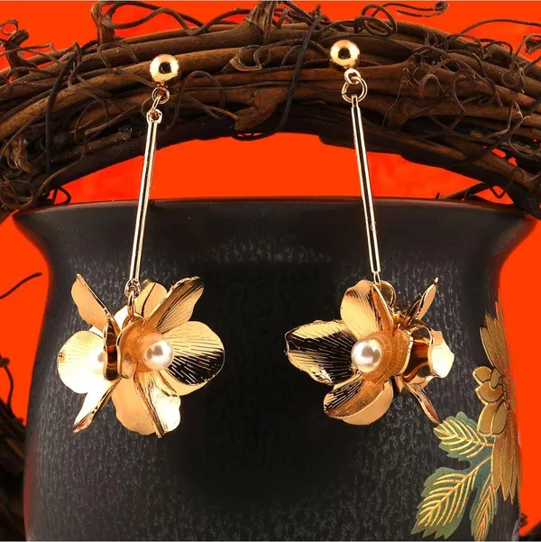 Gold_Plated_Floral_Design_Pearl_Drop_Earring-WER_568_For_Women_&_Girls