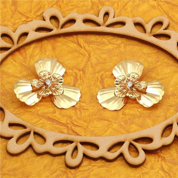 Gold_Plated_Floral_Stud_Earring-_WER79_For_Women_&_Girls