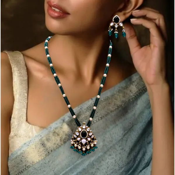 Gold-Plated_Green_Bead_Necklace_Set_with_Pearl_and_Pendant_Design_For_Women_&_Girls