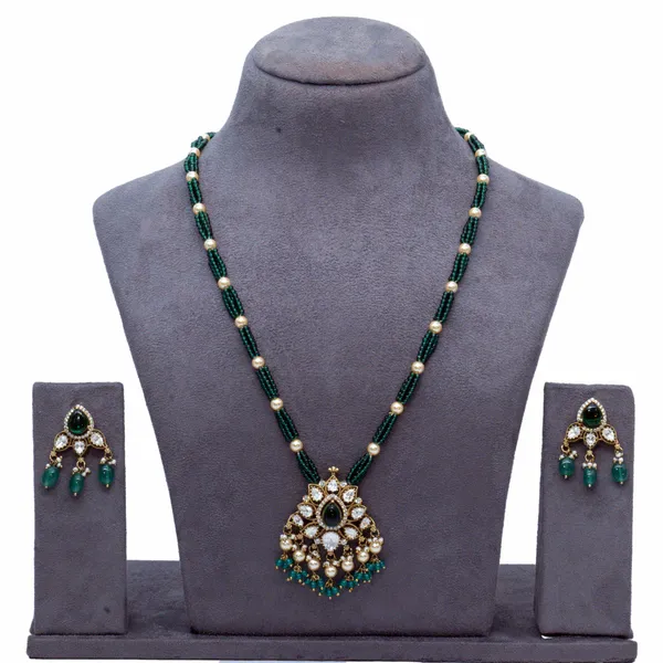 Gold-Plated_Green_Bead_Necklace_Set_with_Pearl_and_Pendant_Design_For_Women_&_Girls