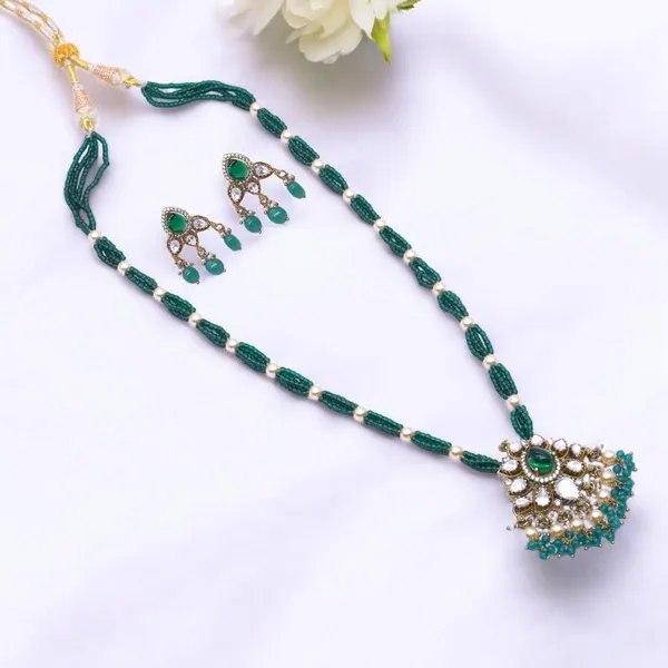 Gold-Plated_Green_Bead_Necklace_Set_with_Pearl_and_Pendant_Design_For_Women_&_Girls