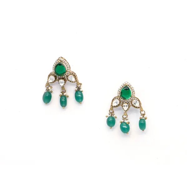 Gold-Plated_Green_Bead_Necklace_Set_with_Pearl_and_Pendant_Design_For_Women_&_Girls