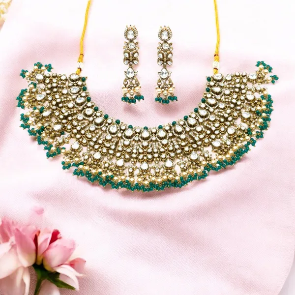 Gold-Plated_Kundan_Choker_Necklace_Set_with_Emerald_Bead_Detailing_For_Women_&_Girls