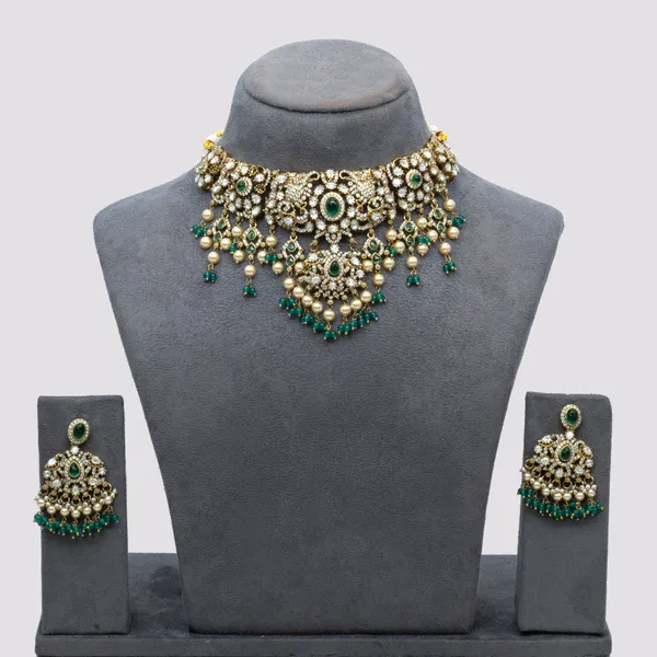 Gold-Plated_Pearl_and_Emerald_Choker_Necklace_Set_with_Matching_Earrings_For_Women_&_Girls