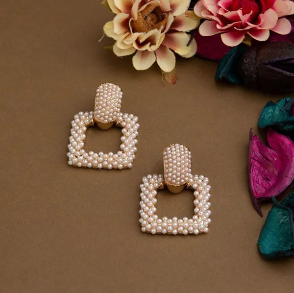 Gold_Plated_Square_Shaped_Designer_Fashion_Pearl_Earring-PER_1518_For_Women_&_Girls