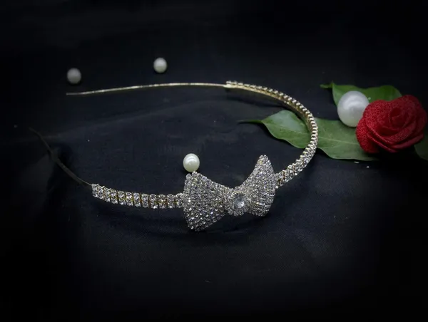 Gold_Plated_Stylish_Bow_Hair_Band_For_Women_&_Girls