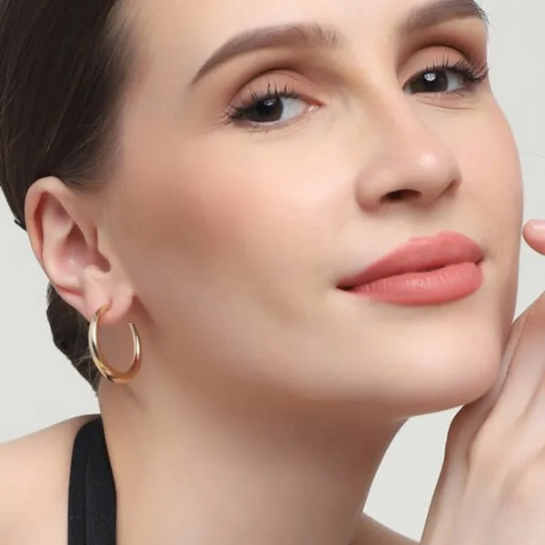 Sleek_Gold_Minimalist_Hoop_Earrings_For_Women_&_Girls