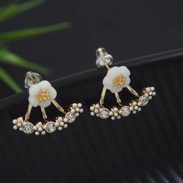 Korean_Gold_Plated_White_Floral_Stud_Earring-_KRNER_4646_For_Women_&_Girls
