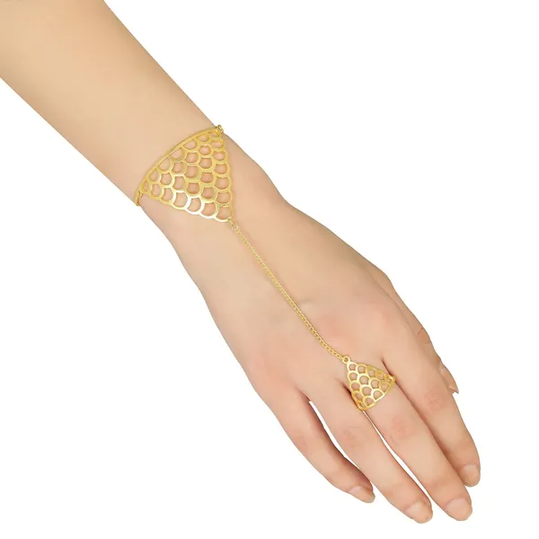 Matte_Gold_Plated_Triangular_Shape_Haathphool_with_Ring_for_For_Women_&_Girls