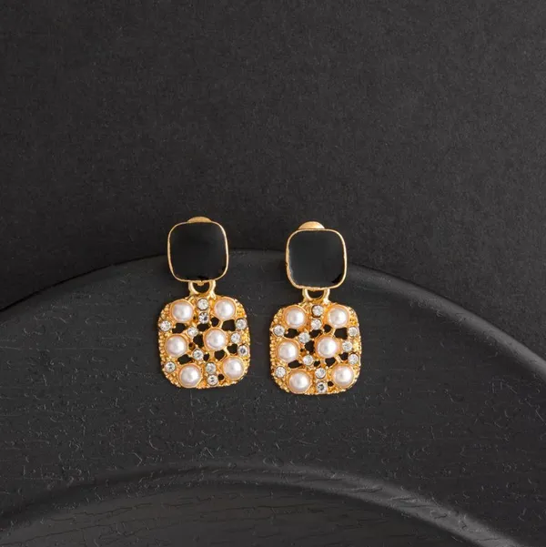 Gold_Plated_Stone_&amp;_Pearl_Studded_Pearl_Fashion_Earring_2217_For_Women_&_Girls