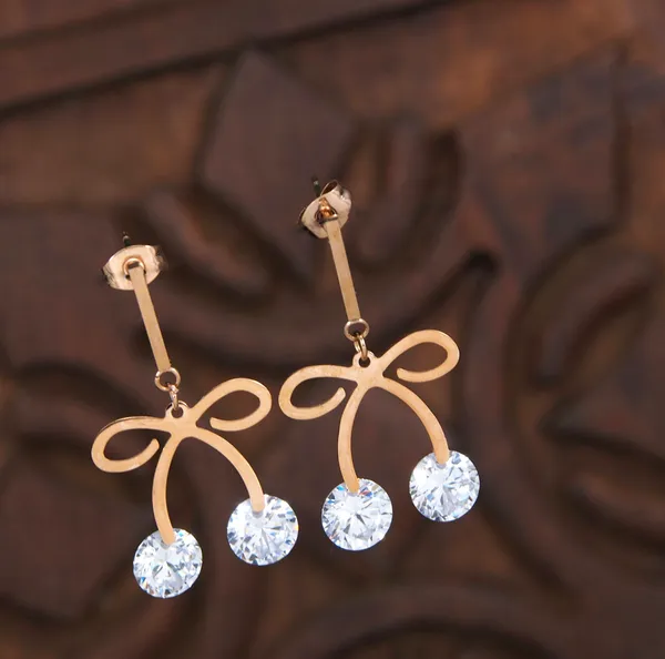 Rosegold_Plated_Bowknot_Simple_Stainless_Steel_Design_For_Women_&_Girls