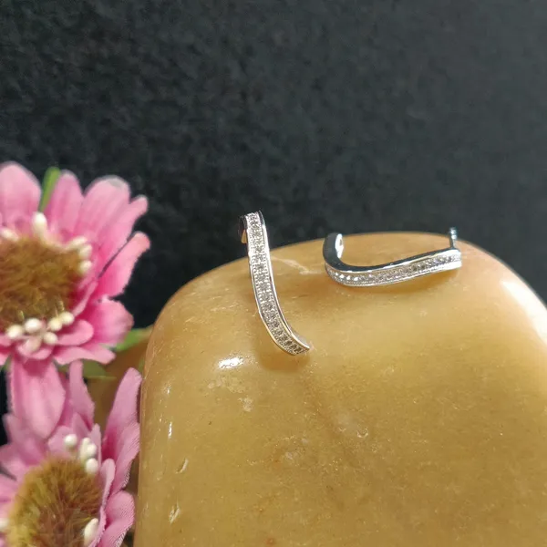 Silver_Plated_ling_CZ_Minimalist_Wen_Earring_2105_For_Women_&_Girls