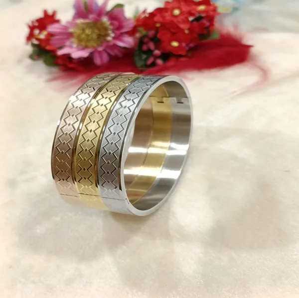 Set_of_Three_Stainless_Steel_Unisex_Kada-_STKD_4139_For_Women_&_Girls